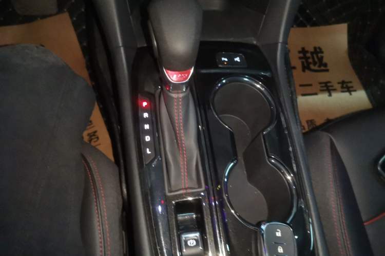 Used Chevrolet Equinox 2022 Mild Hybrid 550T RS Four-Wheel Drive Intelligent Guardian Edition Gear Lever