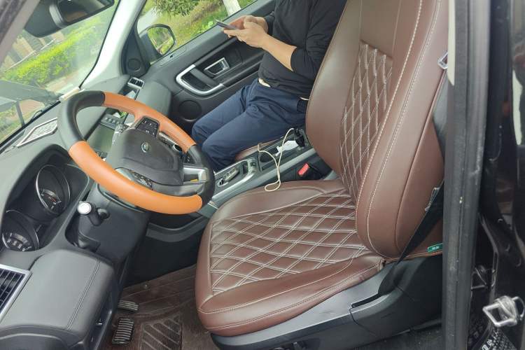 Used Land Rover Discovery Sport 2015 2.0T SE Left Front Seat