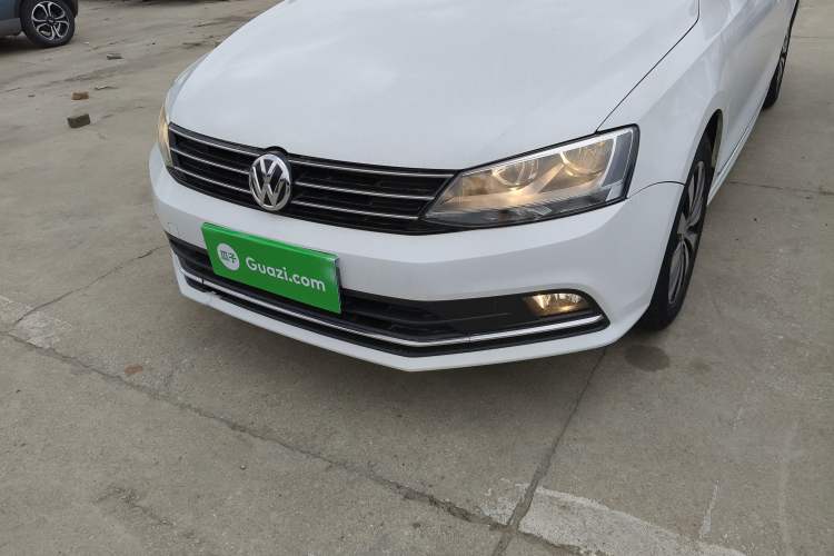 Used Volkswagen Sagitar 2017 1.6L Manual Comfort Model Left Front Headlight