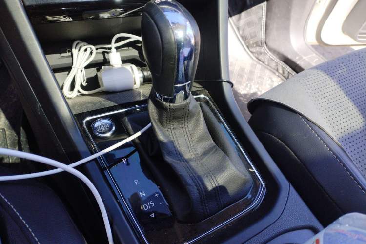 Used Volkswagen Touran 2018 Volkswagen Touran L 280TSI DSG Boundary Edition 7 Seats China V Emission Standard Gear Lever