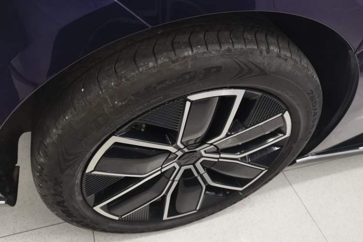 Used Avatr 12 2023 650 Three-Laser Four-Wheel Drive Performance Edition Right Rear Wheel Hub