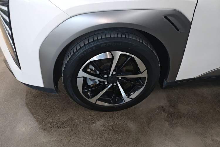 Used AION Y 2022 Plus 70 Smart Edition Left Front Wheel Hub