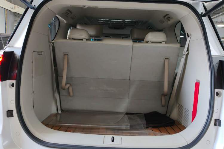 Used Buick GL8 2022 ES Landtrek 653T Comfort Edition