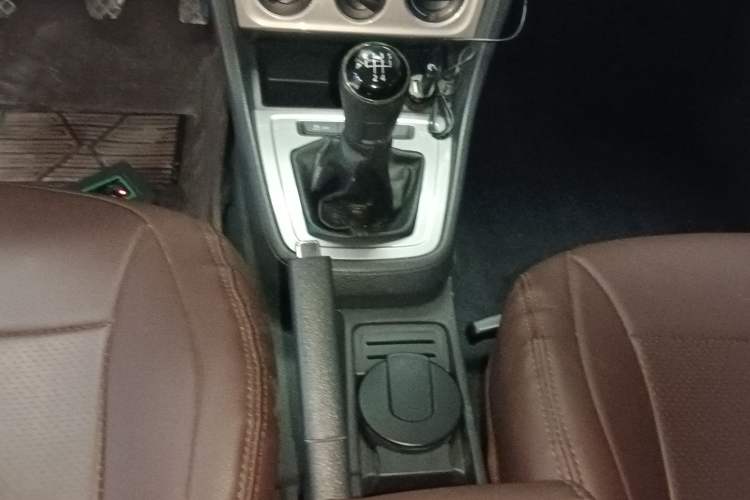 Used Volkswagen Lavida 2013 Revised Classic 1.6L Manual Fashion Edition Gear Lever