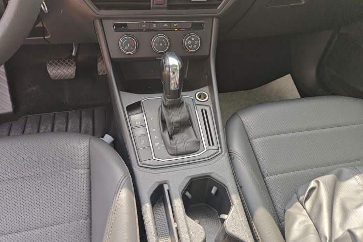 Used Volkswagen Lavida 2021 1.5L Automatic Comfort Edition Gear Lever