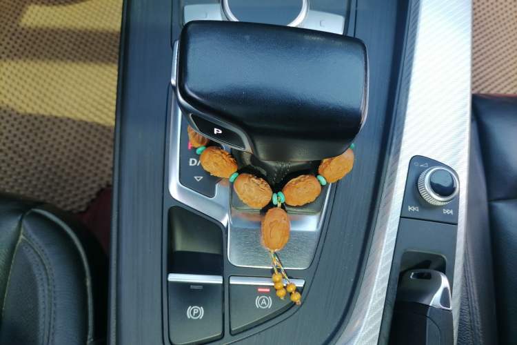 Used Audi A4L 2017 Plus 40 TFSI Ambition Model Gear Lever