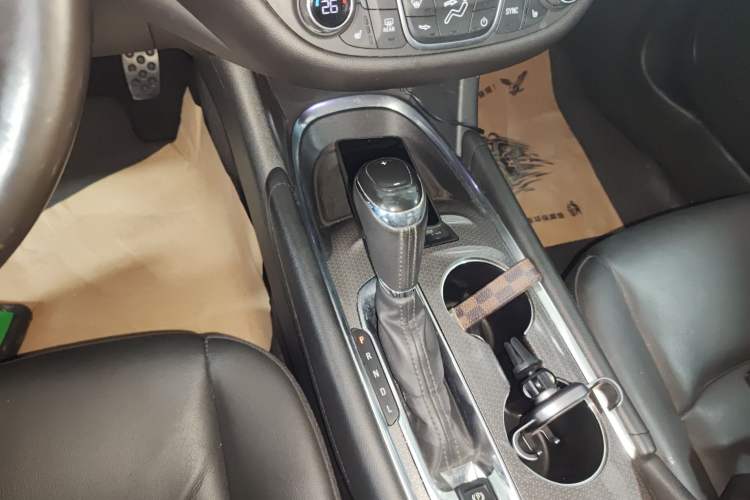 Used Chevrolet Malibu XL 2017 1.5T Automatic Ruichi Edition Gear Lever