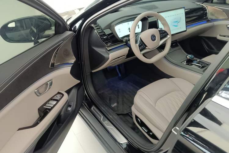 Used BYD Han 2025 DM-i Intelligent Driving Edition 125KM LiDAR Flagship Model