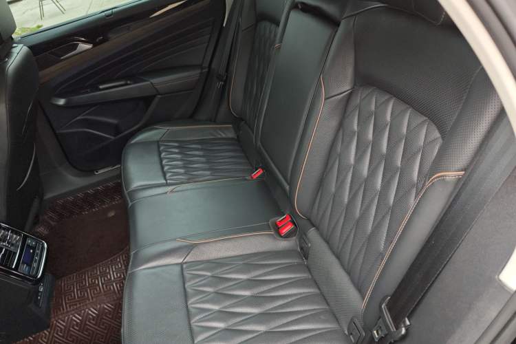 Used Volkswagen Passat 2020 330TSI Luxury Edition China VI