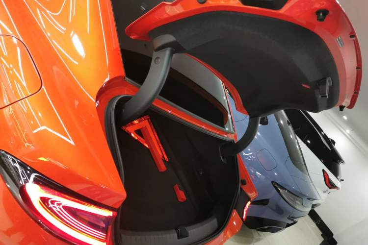 Used Xiaomi Auto SU7 2024 Four-Wheel Drive Ultra-Long Range Advanced Intelligent Driving Max Edition
