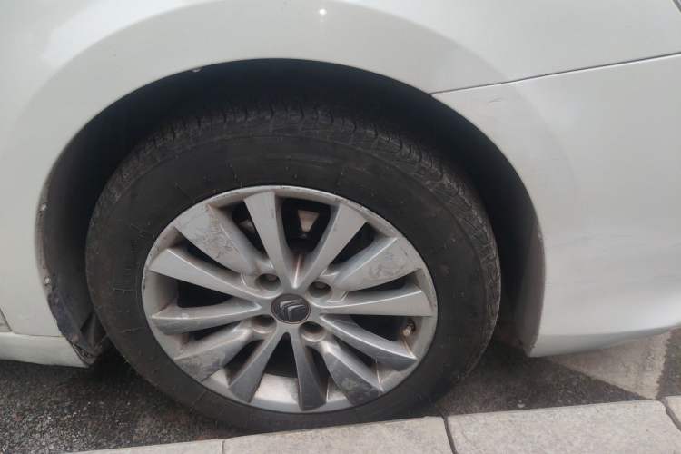 Used Citroen C-Quatre 2014 VTS Version 1.6L Manual - Premium Model Right Front Wheel Hub