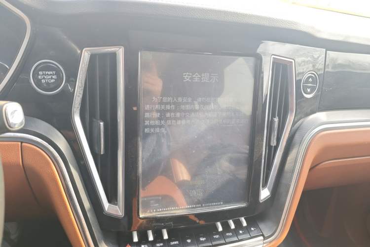 Used Zotye T700 2017 1.8T Dual-Clutch Prestige Model
