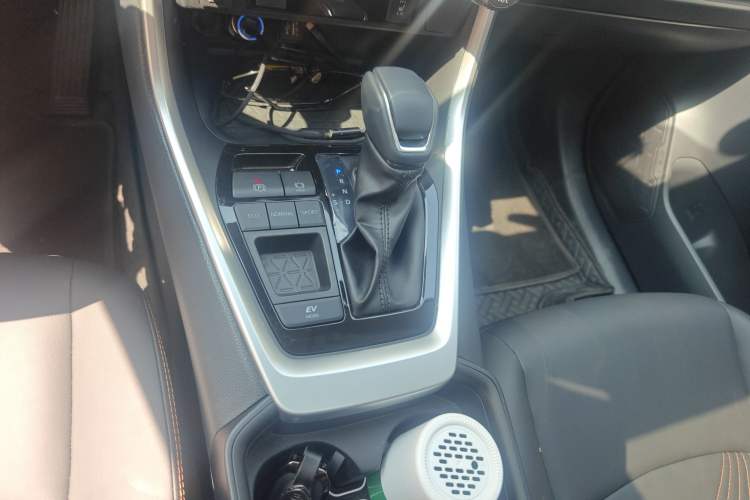 Used Toyota RAV4 2024 Dual-Motor 2.5L E-CVT Two-Wheel Drive Elite Plus Edition