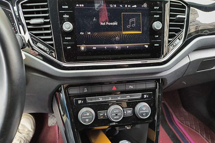 Used Volkswagen T-ROC 2018 280TSI DSG Four-Wheel Drive Luxury Version China V Emission Standard Audio And AC Panel