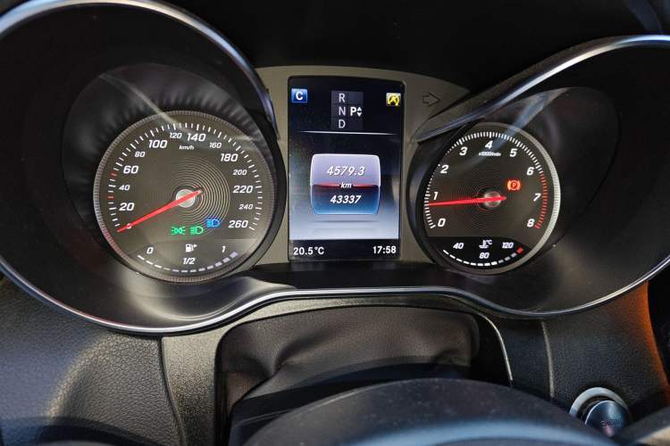 Used Mercedes-Benz GLC Coupe 2019 Facelift GLC 200 4MATIC Coupe SUV
