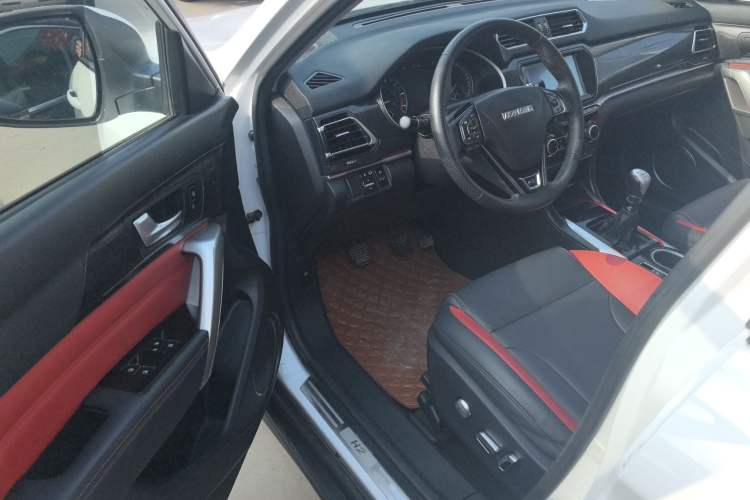 Used Haval H2 2017 Blue Label 1.5T Manual Two-Wheel Drive Luxury Model