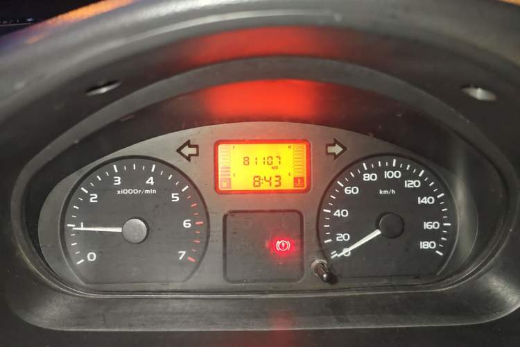 Used Wuling Rongguang 2011 1.2L Base Version Odometer Close Up