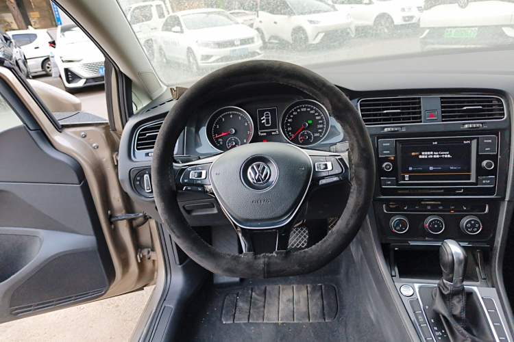 Used Volkswagen Golf 2018 230TSI Automatic Luxury Version