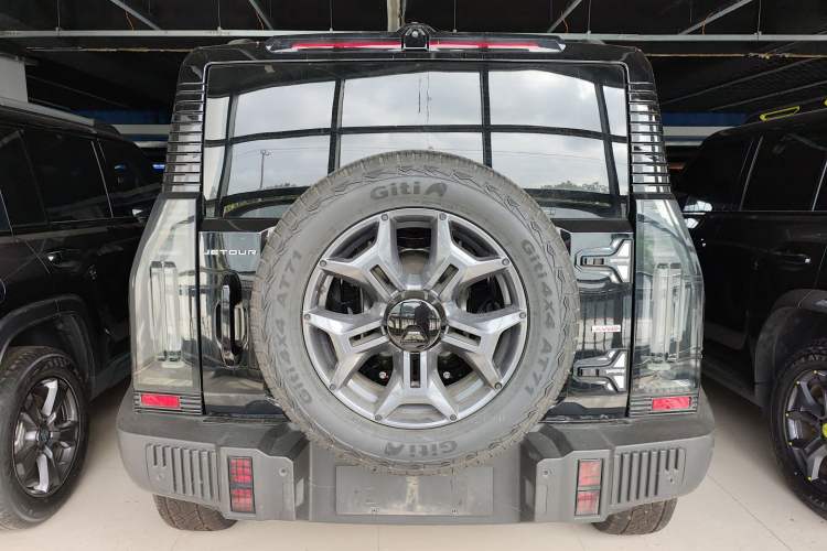 Used JETOUR Traveler 2023 2.0T All-Wheel Drive CrossPRO+