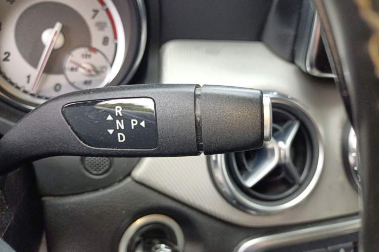 Used Mercedes-Benz GLA 2015 GLA 200 Sport Edition Gear Lever