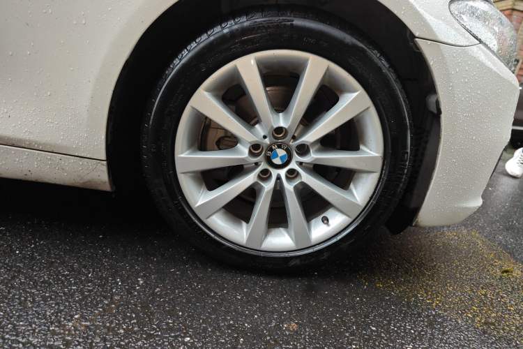Used BMW 5 Series 2013 530Li Leading Model Right Front Wheel Hub