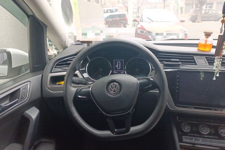 Used Volkswagen Touran 2016 Volkswagen Touran L 280TSI DSG Comfort Edition Steering Wheel