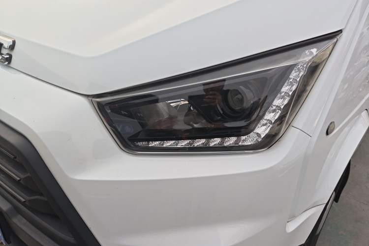 Used JMC Transit 2019 2.8T Commercial Version Short Wheelbase Mid-Roof 3-Seater China VI Standard JX493
