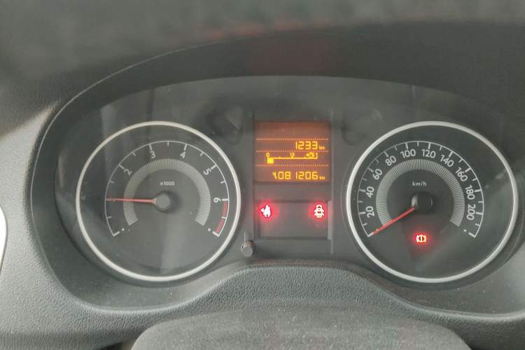 Used Peugeot 301 2014 1.6L Manual Luxury Edition