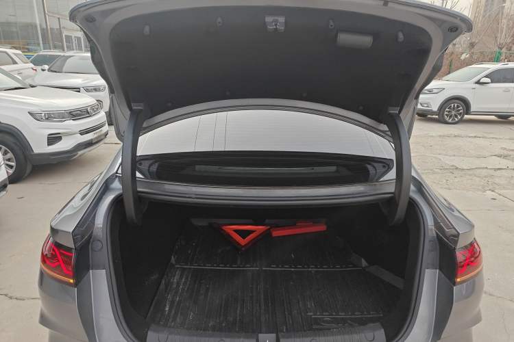 Used BYD Qin L 2025 DM-i Smart Drive 80KM Leading Model