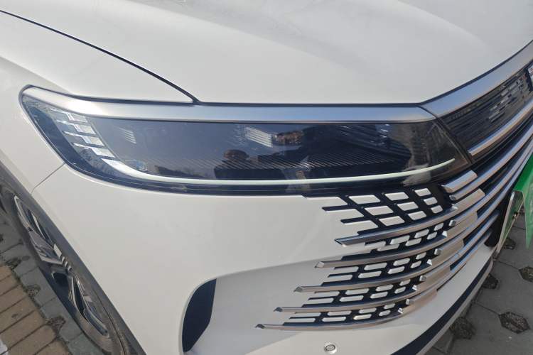 Used BYD Sealion 05 DM-i 2025 DM-i 75KM Prestige Model Right Front Headlight