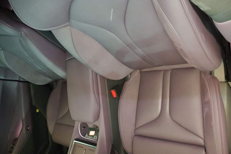 Used XPeng P7 2025 Model—750 All-Wheel-Drive High-Performance Ultra