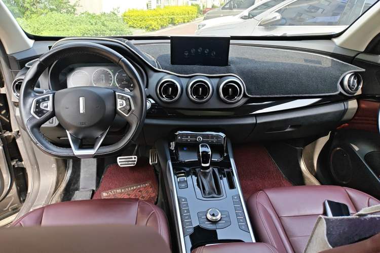 Used Wey VV7 2017 2.0T Flagship Model Center Console