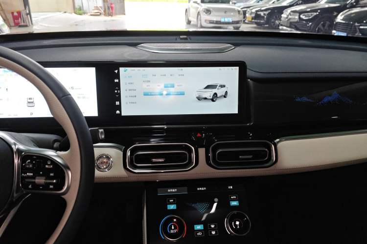 Used JETOUR Shanhai L7 2024 1.5T 120km MAX 5-Seater Audio And AC Panel