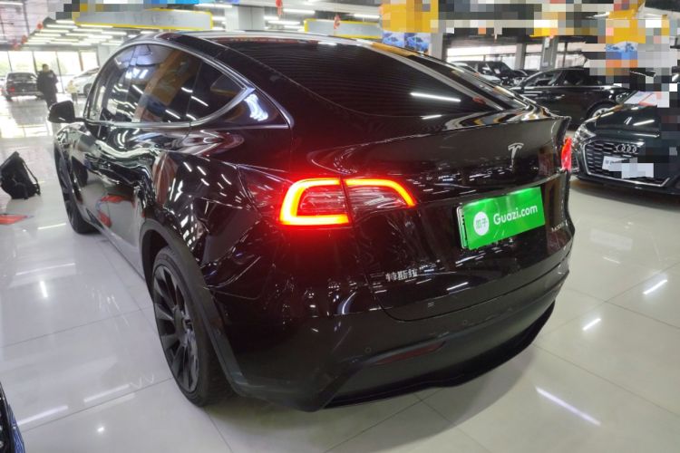 Used Tesla Model Y 2023 Long-Range All-Wheel-Drive Version
