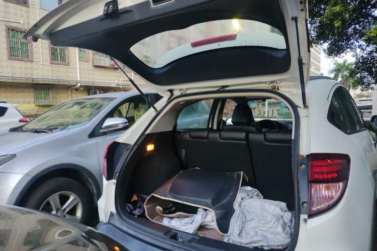 Used Honda Vezel 2015 1.8L CVT 2WD Luxury Model
