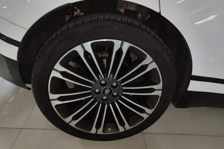 Used Land Rover Range Velar 2024 Flagship Edition Right Rear Wheel Hub