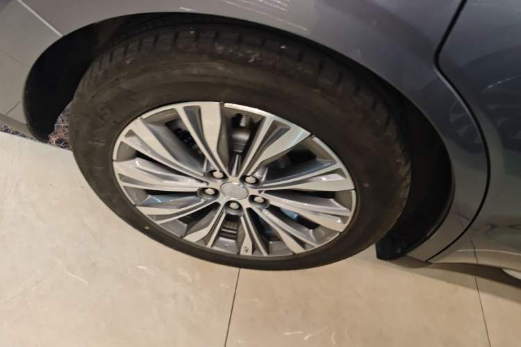 Used Hongqi E-QM5 2024 610 km PLUS