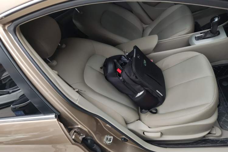 Used Dongfeng Aeolus A60 2012 1.6L Automatic Luxury Version
