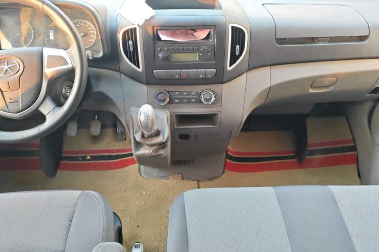 Used JAC Group Sunray 2022 2.0T Fuel-Efficient King PLUS Express Version Short Wheelbase 6-7 Seater – HFC4DB3-2E4 Audio And AC Panel