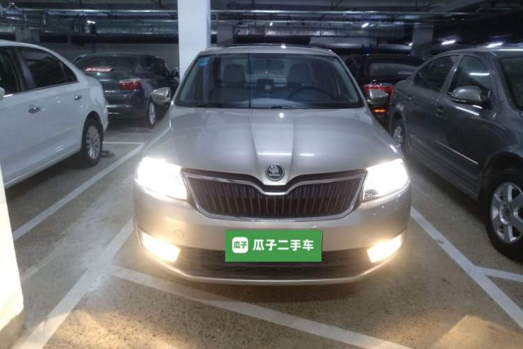 Used Skoda Rapid 2013 1.6L Automatic Smart Selection Model