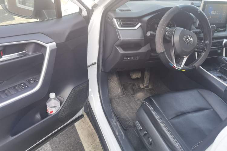 Used Toyota RAV4 2021 2.0L CVT 4x4 Style PLUS Edition
