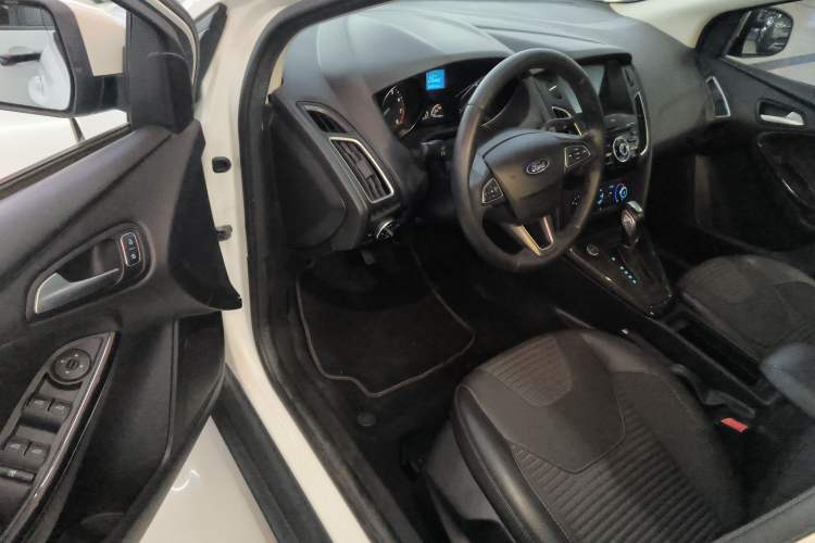 Used Ford Focus 2018 Sedan Classic 1.6L Automatic Trendy SmartDrive Edition