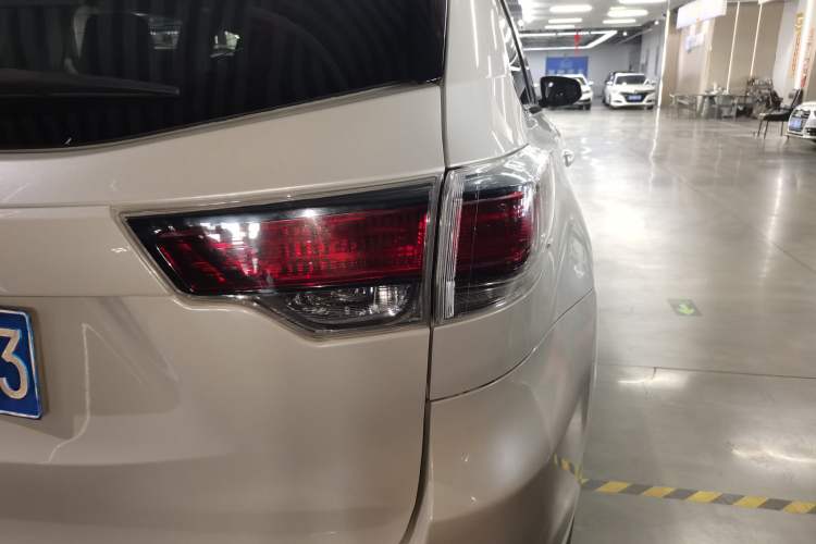 Used Toyota Highlander 2017 2.0T Four-Wheel Drive Luxury Edition 7 Seats Exterior 3