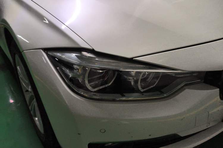 Used BMW 3 Series 2017 320Li Fashion Model Right Front Headlight