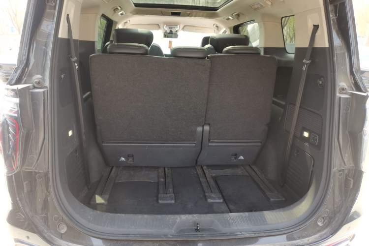 Used Hongqi HQ9 2023 2.0T Smart Connect Flagship Edition Trunk