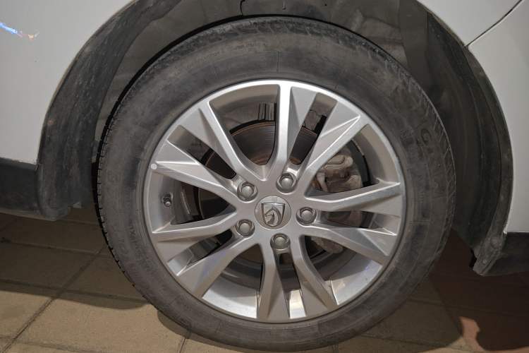 Used Baojun 730 2014 1.5L manual Comfort version 7 seats
