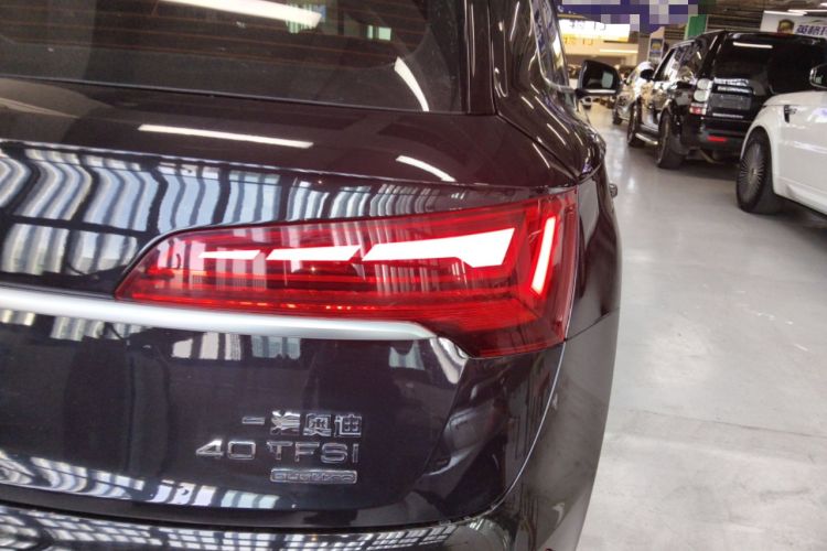 Used Audi Q5L 2022 Updated Version 40T Luxury Elegant Edition Right Rear Taillight