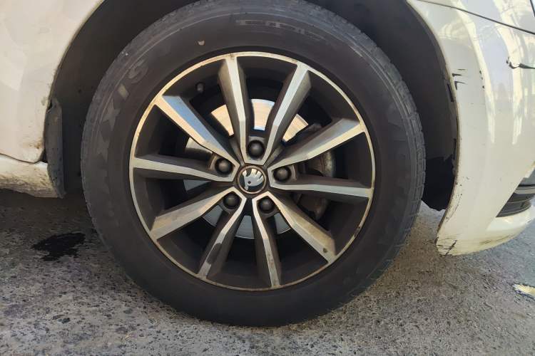 Used Skoda Octavia 2019 1.5L Automatic SmartDrive Comfort Edition China VI Standard
