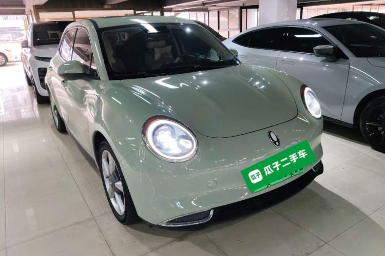 Used ORA Good Cat 2023 401 km Standard Range Premium Version Lithium Iron Phosphate Front Right 45 Deg