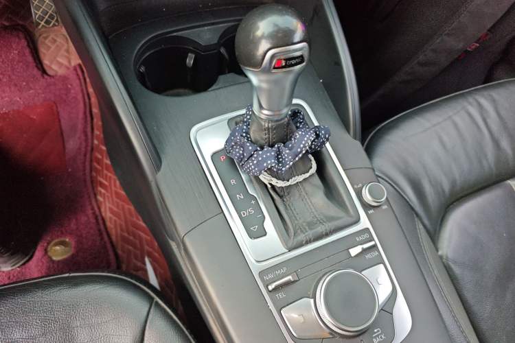 Used Audi A3 2014 Limousine 35 TFSI Automatic Comfort Model Gear Lever